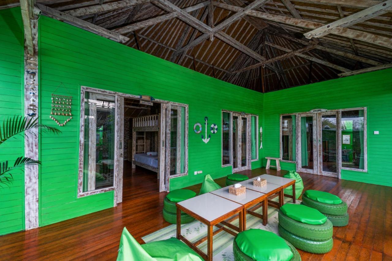 The Green Groves Hostel Lembongan Exterior foto