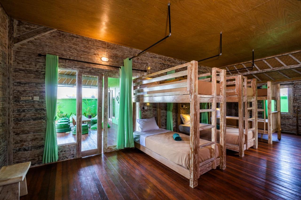 The Green Groves Hostel Lembongan Exterior foto
