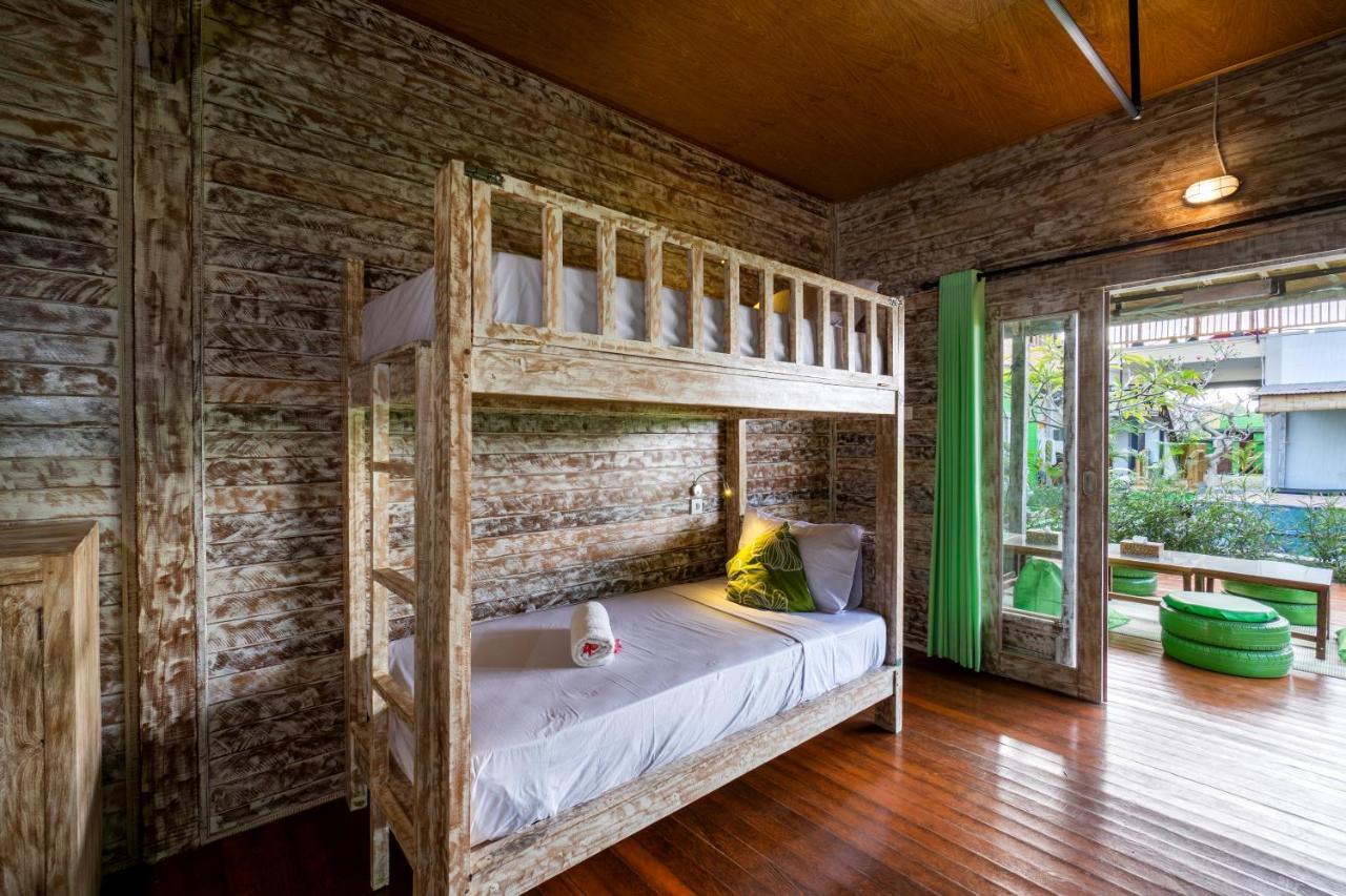 The Green Groves Hostel Lembongan Exterior foto