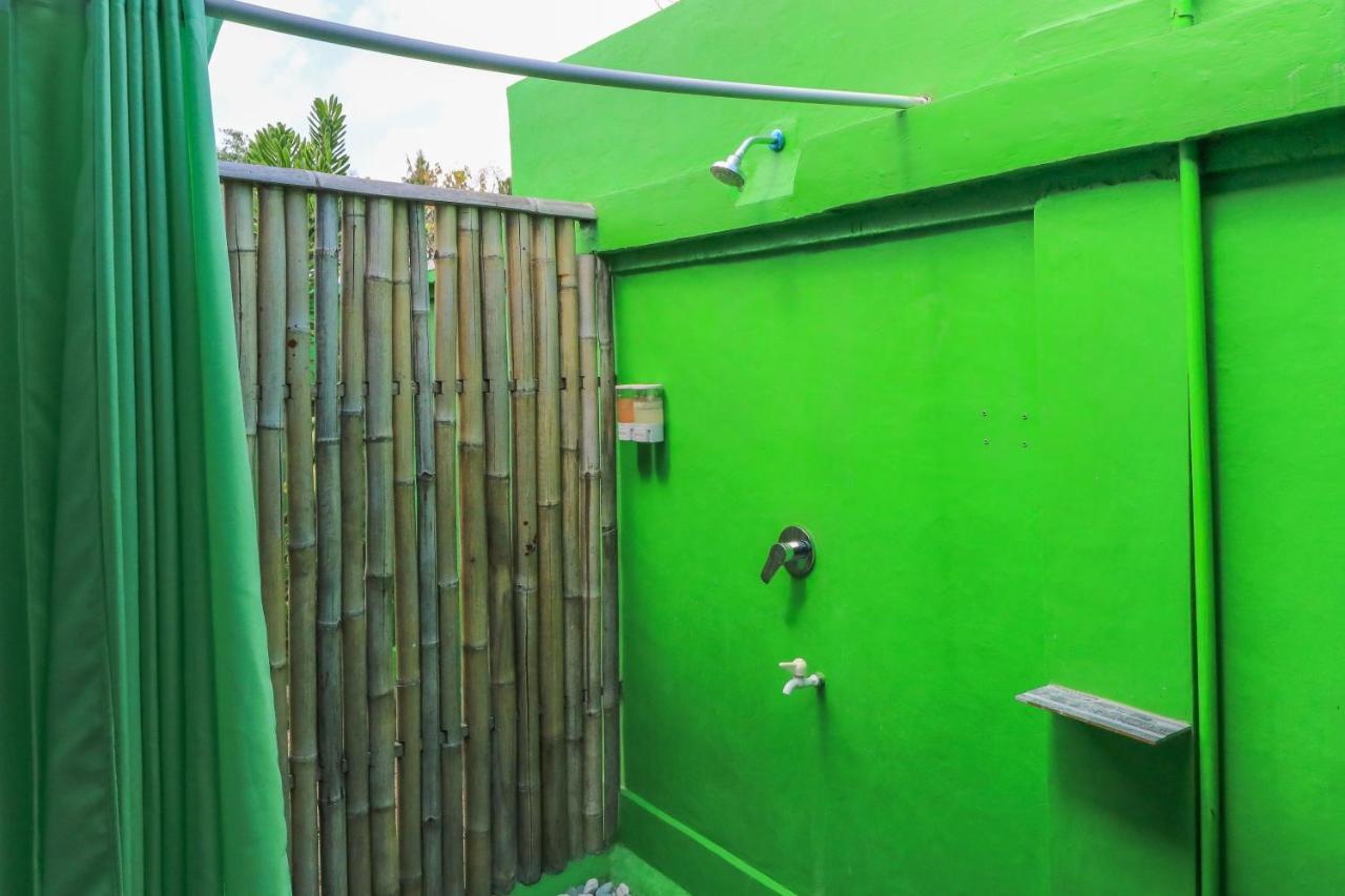 The Green Groves Hostel Lembongan Exterior foto
