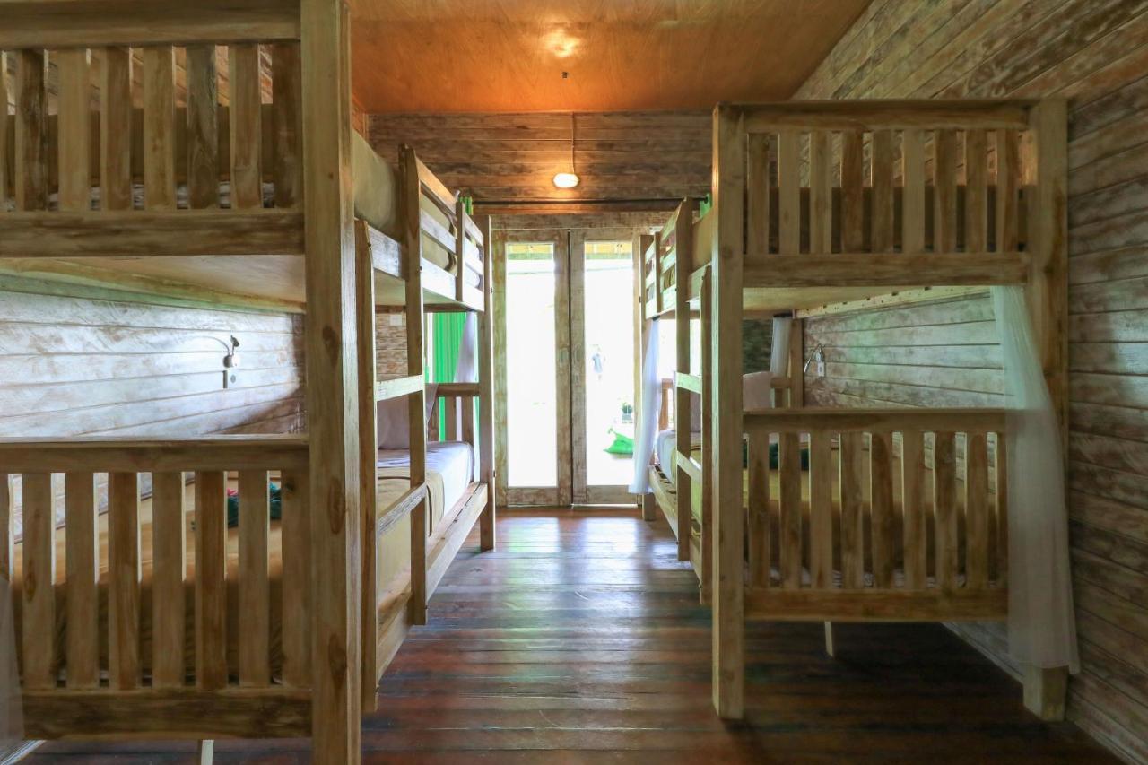 The Green Groves Hostel Lembongan Exterior foto