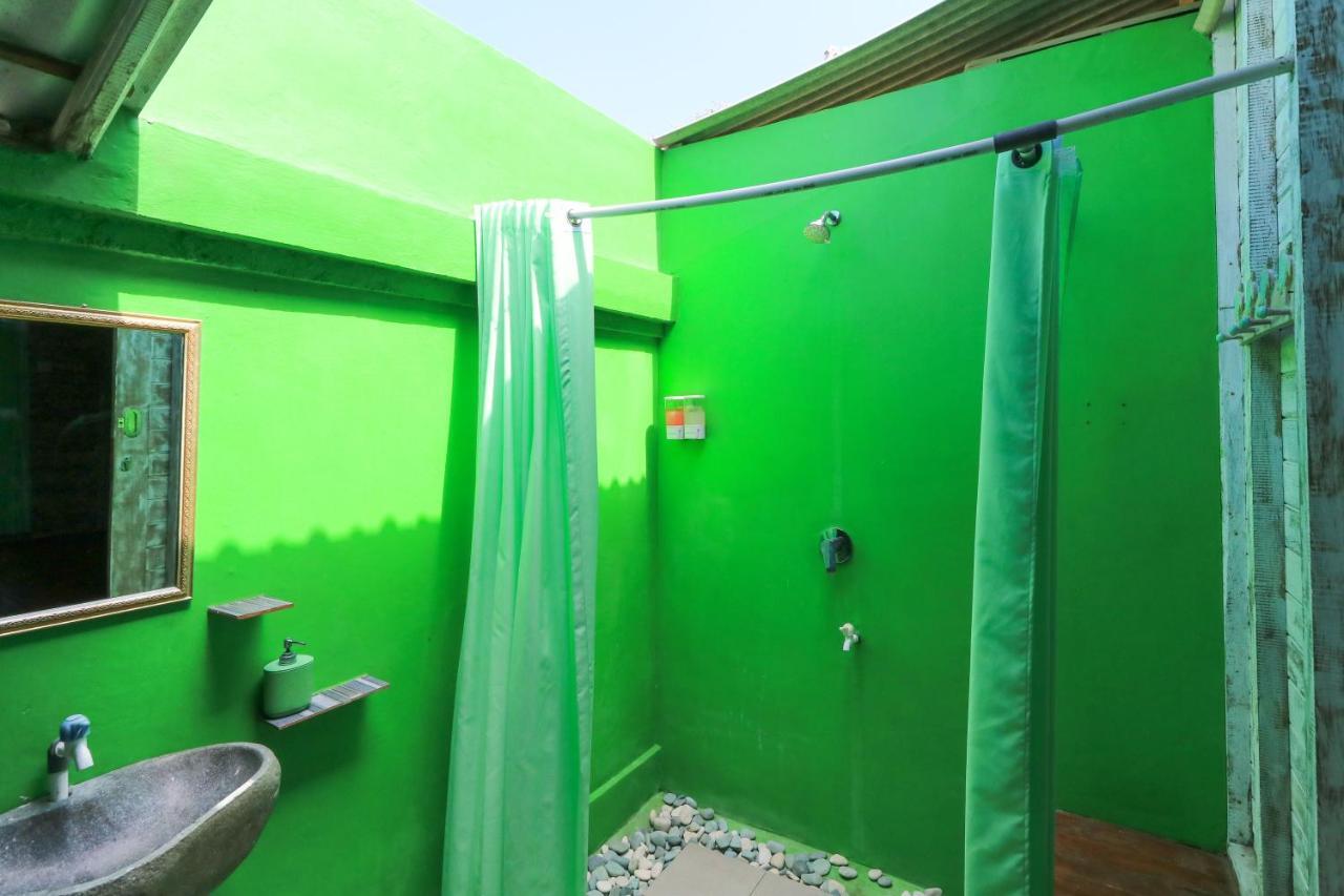 The Green Groves Hostel Lembongan Exterior foto