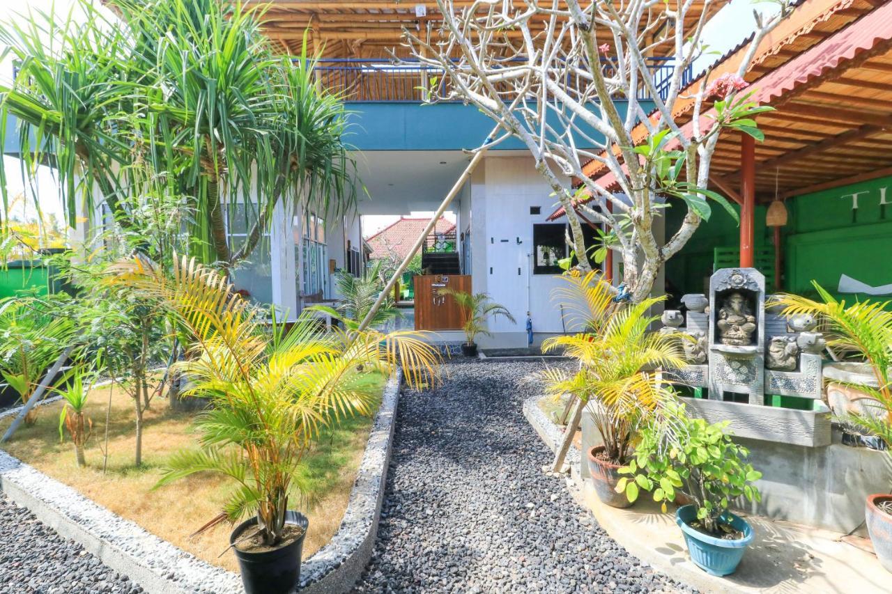 The Green Groves Hostel Lembongan Exterior foto